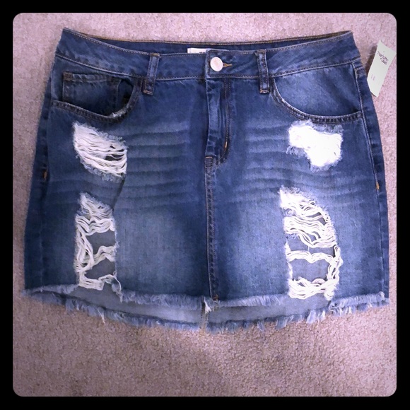 Distressed Jean skirt - Picture 1 of 2